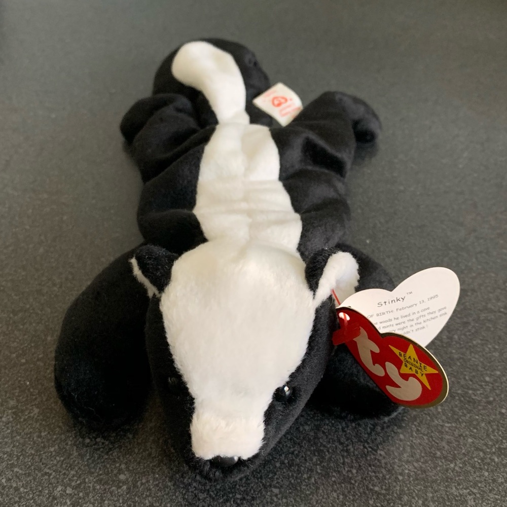 3/$12! Ty Beanie Baby - Stinky the Skunk- MWMT!